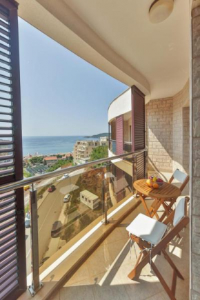 Luxury Seaview Apartment in Becici